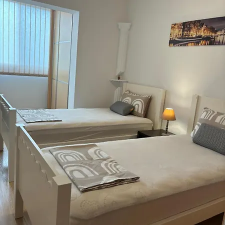 Apartmán Albamar Paola *